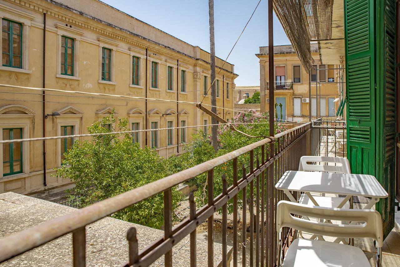 Cavour Apartments By Wonderful Italy Noto Luaran gambar